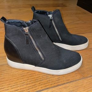 Steve Madden wedge sneaker size 8.5 women’s black